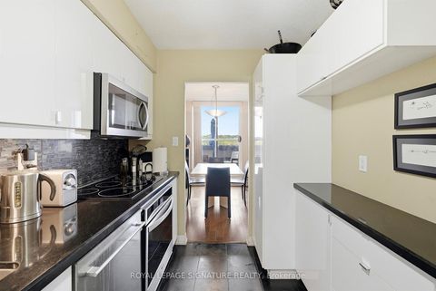 Photo 14 at 419 - 35 Ormskirk Avenue, Swansea, Toronto