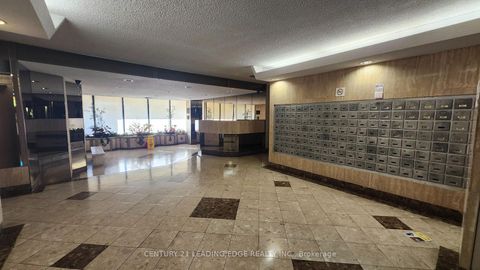 Photo 2 at 311 - 205 Hilda Avenue, Newtonbrook West, Toronto