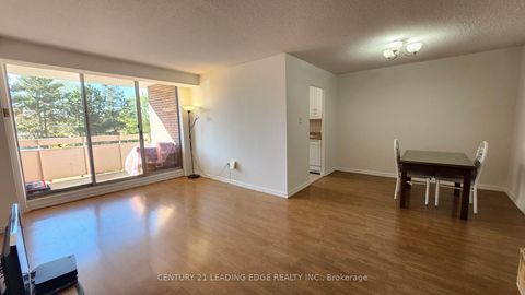 Photo 4 at 311 - 205 Hilda Avenue, Newtonbrook West, Toronto