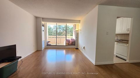 Photo 5 at 311 - 205 Hilda Avenue, Newtonbrook West, Toronto