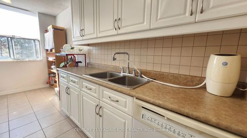 Photo 9 at 311 - 205 Hilda Avenue, Newtonbrook West, Toronto