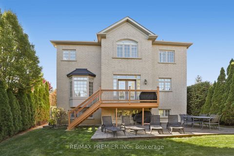 Photo 3 at 9 Migonette Street, Oak Ridges Lake Wilcox, Richmond Hill