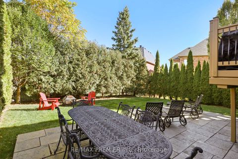 Photo 4 at 9 Migonette Street, Oak Ridges Lake Wilcox, Richmond Hill