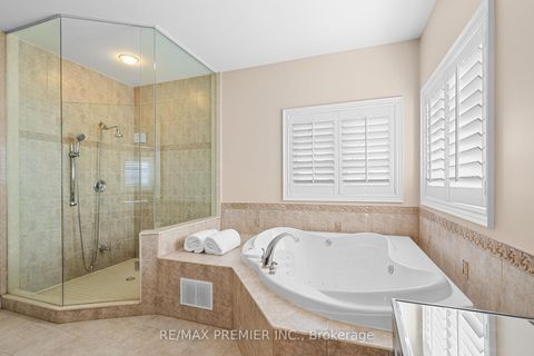 Photo 20 at 9 Migonette Street, Oak Ridges Lake Wilcox, Richmond Hill