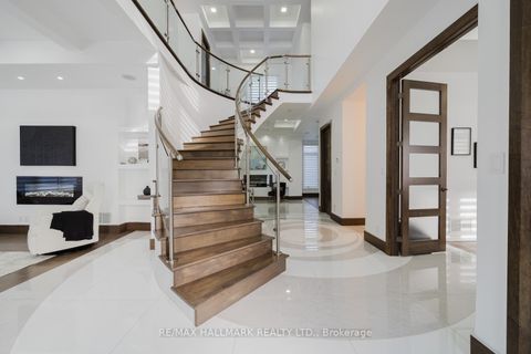 Photo 7 at 26 Lancer Drive, Maple, Vaughan
