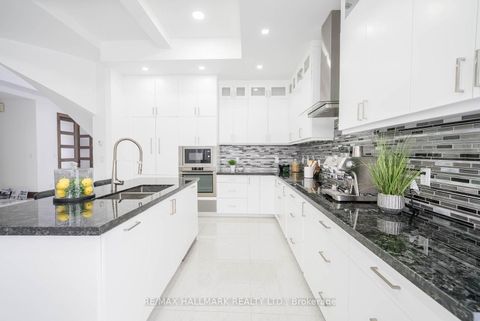 Photo 17 at 26 Lancer Drive, Maple, Vaughan