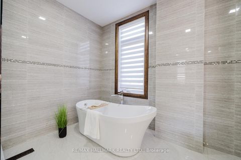 Photo 34 at 26 Lancer Drive, Maple, Vaughan