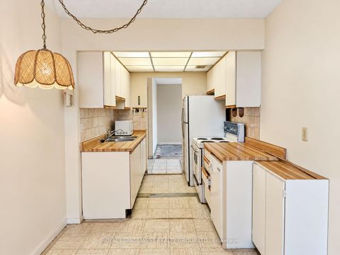 Photo 14 at 1502 - 299 Mill Road, Markland Wood, Toronto