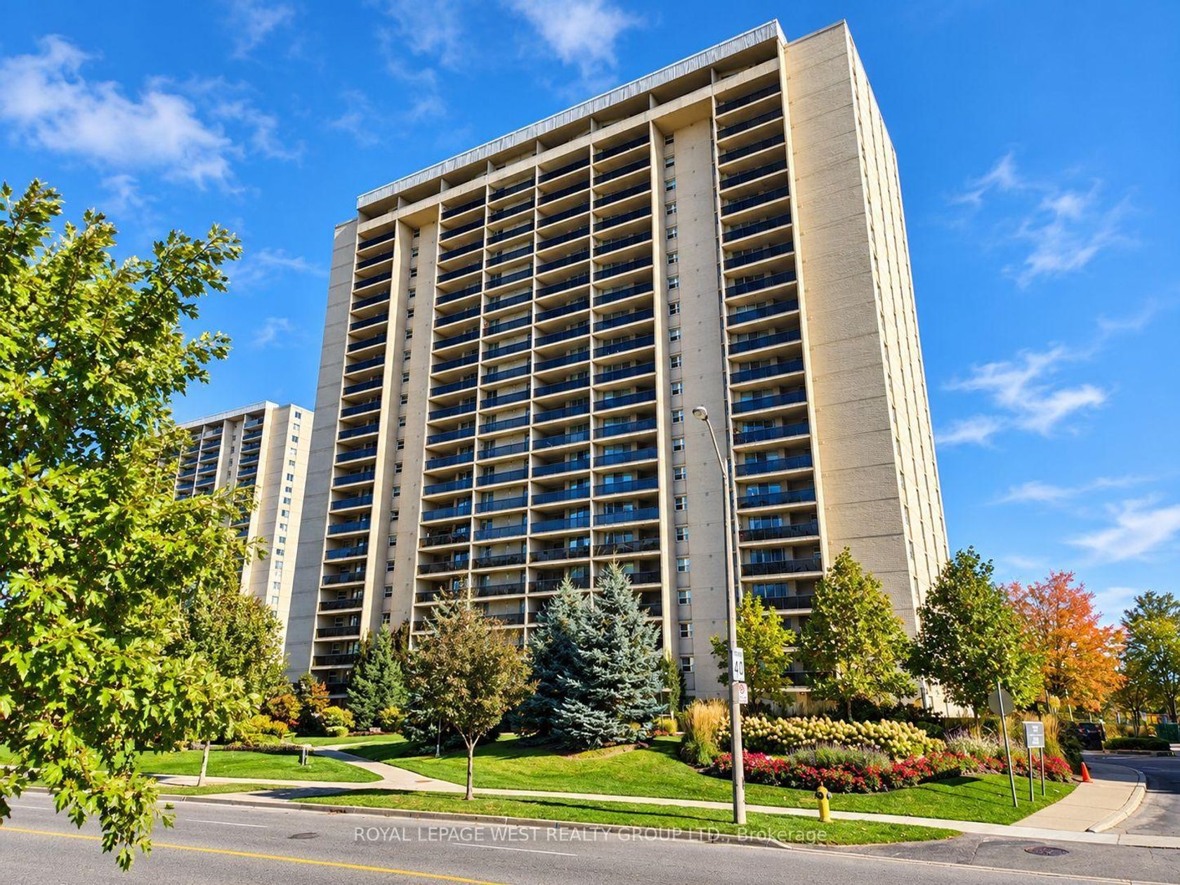 1502 - 299 Mill Road, Markland Wood, Toronto photo number 2