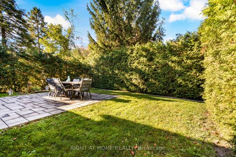 Photo 4 at 212 Olde Bayview Avenue, Oak Ridges Lake Wilcox, Richmond Hill