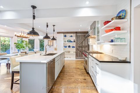 Photo 11 at 212 Olde Bayview Avenue, Oak Ridges Lake Wilcox, Richmond Hill