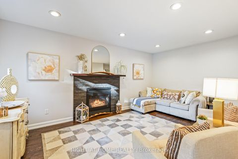 Photo 15 at 212 Olde Bayview Avenue, Oak Ridges Lake Wilcox, Richmond Hill