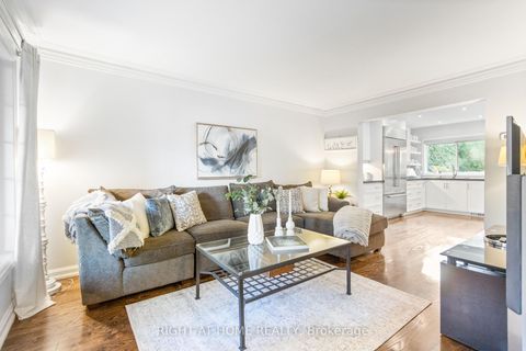 Photo 16 at 212 Olde Bayview Avenue, Oak Ridges Lake Wilcox, Richmond Hill