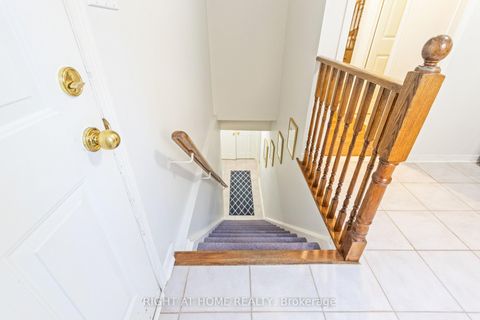 Photo 20 at 212 Olde Bayview Avenue, Oak Ridges Lake Wilcox, Richmond Hill