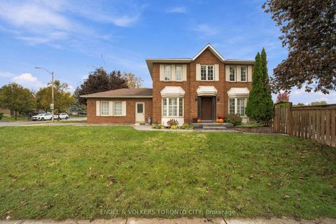 Photo 4 at 148 Aurora Heights Drive, Aurora Heights, Aurora
