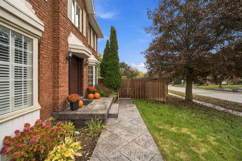 Photo 5 at 148 Aurora Heights Drive, Aurora Heights, Aurora
