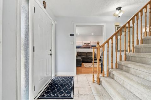 Photo 9 at 148 Aurora Heights Drive, Aurora Heights, Aurora