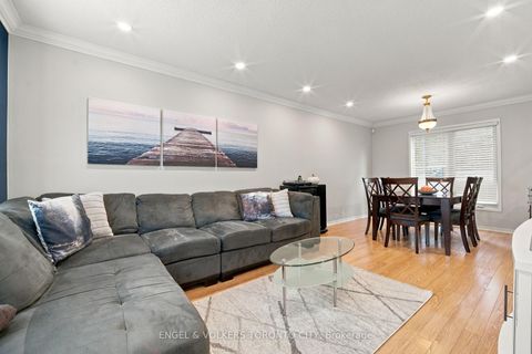 Photo 11 at 148 Aurora Heights Drive, Aurora Heights, Aurora