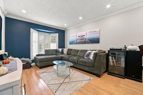 Photo 12 at 148 Aurora Heights Drive, Aurora Heights, Aurora