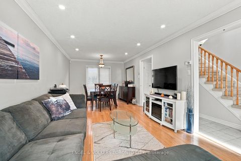 Photo 13 at 148 Aurora Heights Drive, Aurora Heights, Aurora