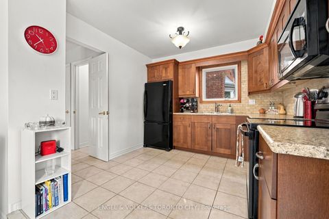 Photo 21 at 148 Aurora Heights Drive, Aurora Heights, Aurora