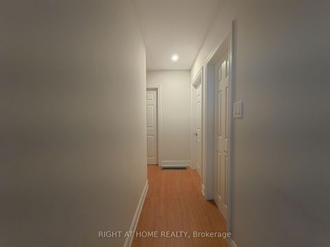 Photo 8 at 35 Knowles Crescent, Aurora Highlands, Aurora