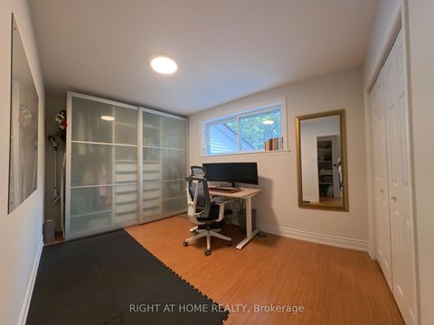 Photo 11 at 35 Knowles Crescent, Aurora Highlands, Aurora