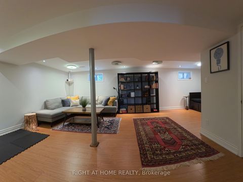 Photo 15 at 35 Knowles Crescent, Aurora Highlands, Aurora