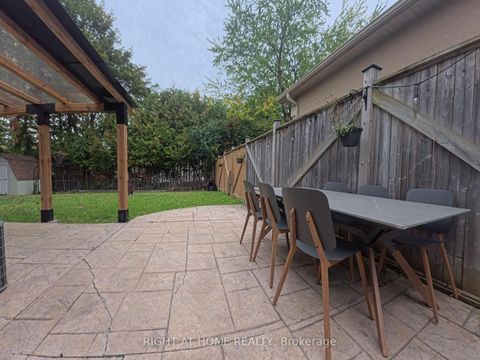 Photo 22 at 35 Knowles Crescent, Aurora Highlands, Aurora