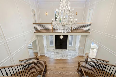 Photo 2 at 12 Hollywood Crescent, Nobleton, King