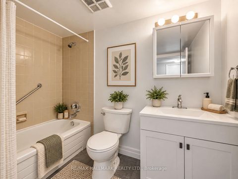 Photo 3 at 706 - 1665 Victoria Park Avenue, Maryvale, Toronto