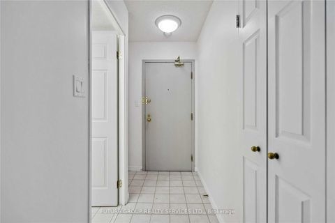 Photo 3 at 2213 - 24 Wellesley Street W, Bay Street Corridor, Toronto