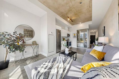 Photo 9 at 615 - 608 Richmond Street W, Waterfront Communities C1, Toronto