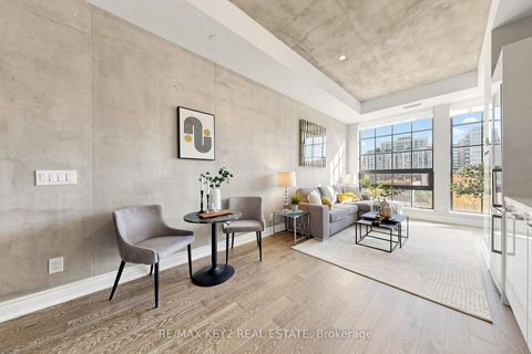 Photo 13 at 615 - 608 Richmond Street W, Waterfront Communities C1, Toronto