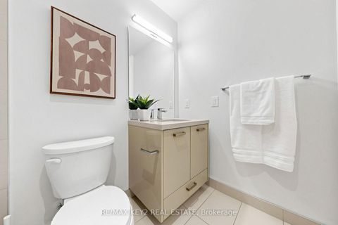 Photo 21 at 615 - 608 Richmond Street W, Waterfront Communities C1, Toronto