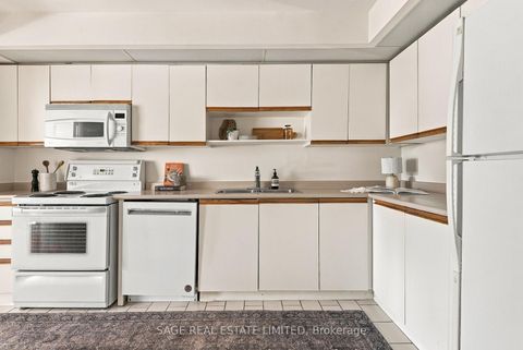 Photo 6 at 606 - 65 Spring Garden Avenue, Willowdale East, Toronto