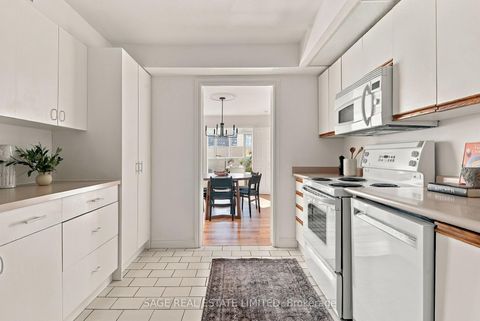 Photo 8 at 606 - 65 Spring Garden Avenue, Willowdale East, Toronto
