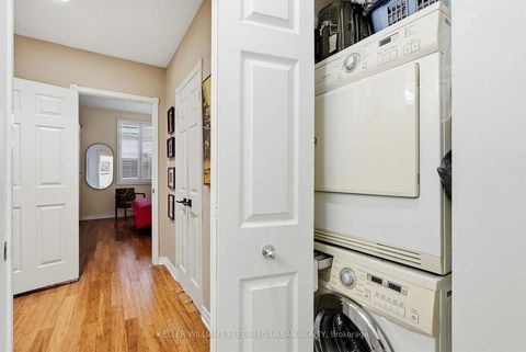 Photo 19 at 58 St Nicholas Street, Bay Street Corridor, Toronto