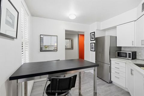 Photo 22 at 58 St Nicholas Street, Bay Street Corridor, Toronto