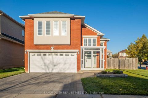 Photo 2 at 109 Melbourne Drive, Rouge Woods, Richmond Hill