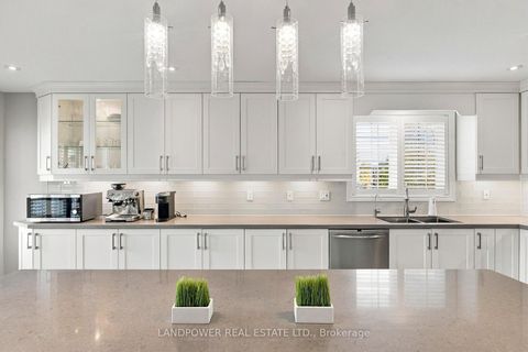 Photo 15 at 109 Melbourne Drive, Rouge Woods, Richmond Hill