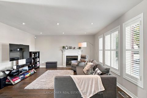 Photo 21 at 109 Melbourne Drive, Rouge Woods, Richmond Hill