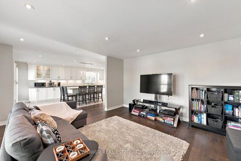 Photo 23 at 109 Melbourne Drive, Rouge Woods, Richmond Hill