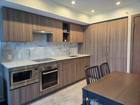 Photo 3 at 602 - 17 Bathurst Street, Waterfront Communities C1, Toronto