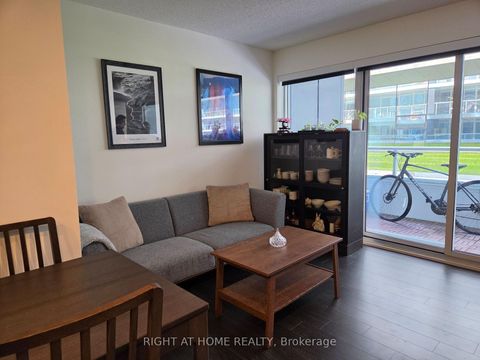 Photo 5 at 602 - 17 Bathurst Street, Waterfront Communities C1, Toronto