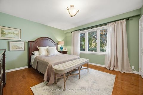 Photo 19 at 14 Strathdee Drive, Richview, Toronto