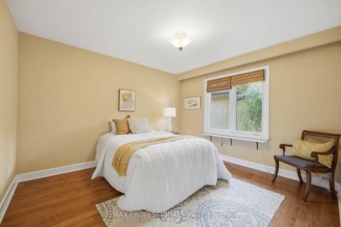 Photo 23 at 14 Strathdee Drive, Richview, Toronto