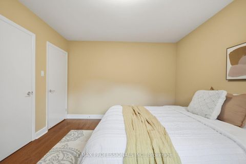Photo 24 at 14 Strathdee Drive, Richview, Toronto