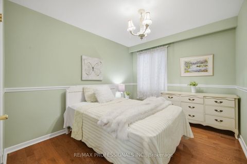 Photo 25 at 14 Strathdee Drive, Richview, Toronto
