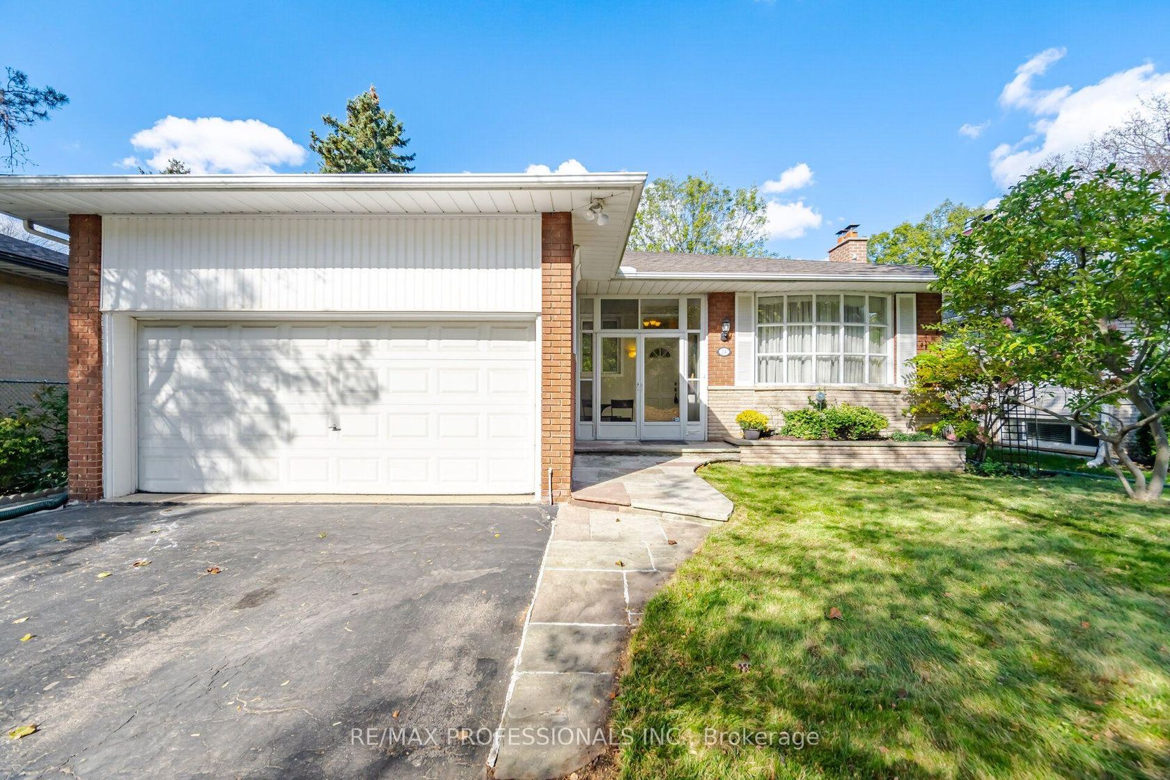 14 Strathdee Drive, Richview, Toronto 